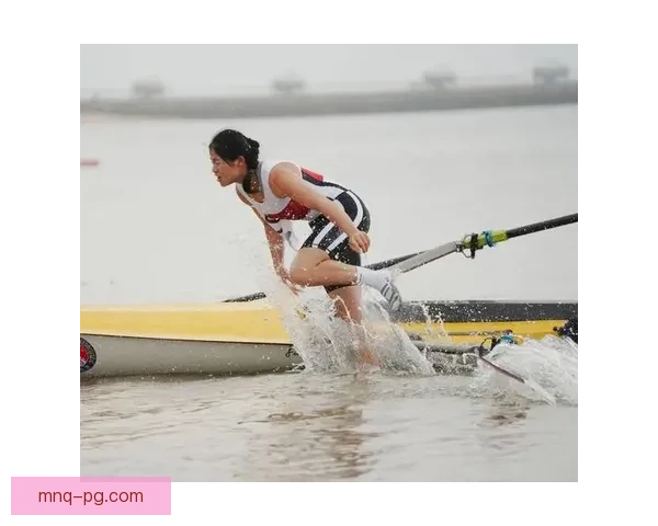 全国大学生赛艇锦标赛：挥橹划风，破浪前行